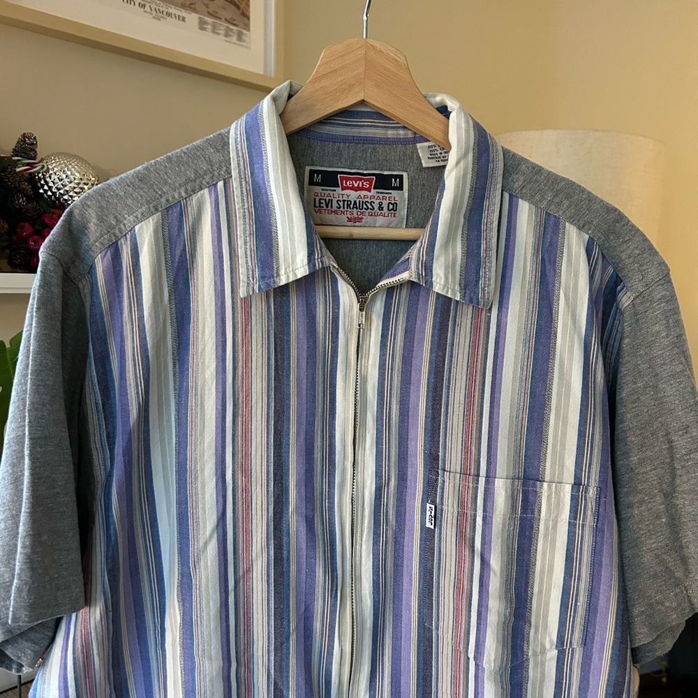 Levi's Vintage Men's Striped Full Zip Blue and Gray Short Sleeve Shirt